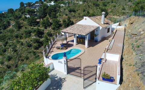 Ariadna: Propiedad, Casa, Bienes Raíces, Edificio, Hill Station, Casa, Arquitectura, Villa, Vacaciones, Inmuebles