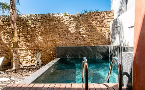 Sa Muralla: Agua, Cielo, Propiedad, Azul, Azur, Madera, Piscina, Cuerpo De Agua, Arquitectura, Ocio