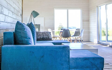 Dom Przy Cisowym Jarze: Mueble, Piso, Diseño De Interiores, Sofá, Suelo, Madera, Sala, Suelos De Madera, Habitación