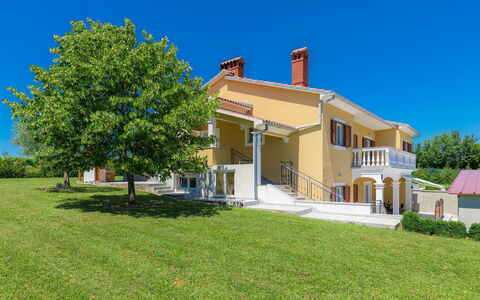 Melian: Propiedad, Casa, Casa, Barrio Residencial, Bienes Raíces, Edificio, Arquitectura, Inmuebles, El Terreno Del Lote, Barrio