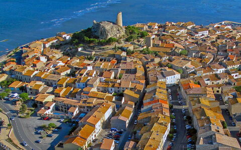 Gruissan 850: Agua, Edificio, Propiedad, Naturaleza, Azur, Diseño Urbano, Urbano, Barrio, Barrio Residencial, Paisaje
