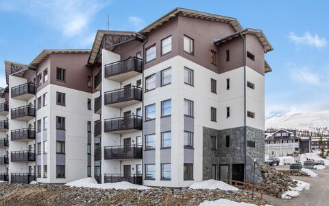 Nordic Chalet 9102: Mueble, Silla, Mueble Para Exteriores, Mesa, Madera, Mesa Al Aire Libre, Cocina Y Comedor Mesa, Sombra, Jardín, Paraguas