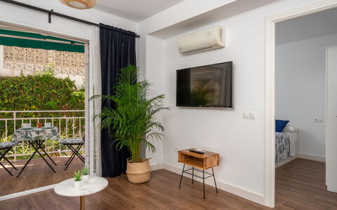 La Dorada: Propiedad, Habitación, Verde, Diseño De Interiores, Bienes Raíces, Mueble, Edificio, Suelo, Casa, Suelo Laminado