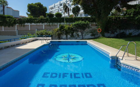 La Dorada: Piscina, Propiedad, Ocio, Bienes Raíces, Agua, Vacaciones, Casa, Recurso, Inmuebles, Edificio