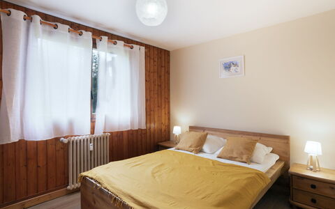 Le Nerey: Mueble, Propiedad, Comodidad, Madera, Encendiendo, Diseño De Interiores, Almohada, Sombra, Suelo