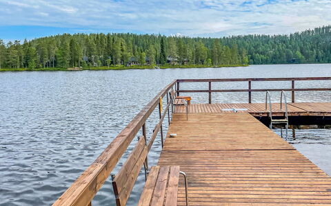 Rukatonttu D 15: Agua, Cuerpo De Agua, Madera, Muelle, Camino Acuático, Boardwalk, Banco, Muelle, Lago, Tablón