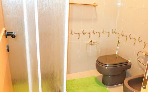 Paradise View: Propiedad, Baño, Habitación, Loseta, Arreglo De Tubería, Diseño De Interiores, Suelo, Arquitectura, Baño, Casa
