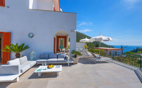 Villa Nerano: Maceta, Recurso, Silla, Planta De Casa, Eco Hotel, Cordillera, Hotel, Villa, Inmuebles, Balcón