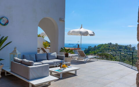 Villa Nerano: Mueble, Silla, Mueble Para Exteriores, Mesa, Maceta, Mar, Recurso, Planta De Casa, Eco Hotel, Sombra