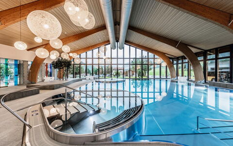 Tga da Plaz: Piscina, Centro De Ocio, Edificio, Ocio, Propiedad, Arquitectura, Recurso, Diseño De Interiores, Bienes Raíces, Vestíbulo