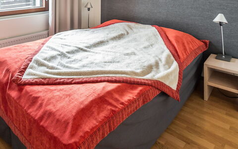 Nordic Chalet 9201: Habitación, Cama, Piso, Suelo, Lecho, Madera, Sábana, Linos, Textil, Diseño De Interiores