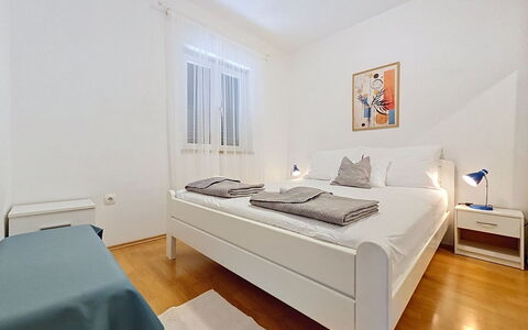 Brač Supetar 620: Cama, Habitación, Mueble, Sábana, Lecho, Diseño De Interiores, Suelo, Habitación, Piso, Marco De La Cama