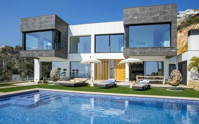 Bali Infinity Plus - Aduanas, Valencia, España