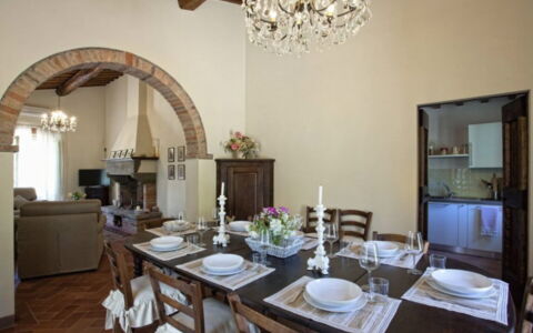 Villa Sole: Mesa, Mueble, Propiedad, Silla, Espejo, Diseño De Interiores, Encendiendo, Decoración, Edificio, Madera