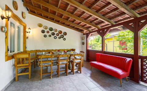 Julia: Mueble, Planta, Edificio, Madera, Ventana, Mesa, Diseño De Interiores, Decoración, Casa, Piso
