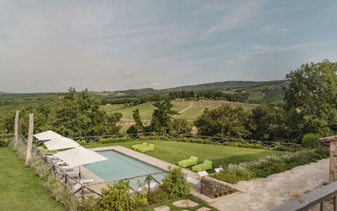 Villa Pianvecchio: Planta, El Terreno Del Lote, Piscina, Jardín, Área Rural, Arbusto, Yarda, Paisajismo, Cerca, Plantación