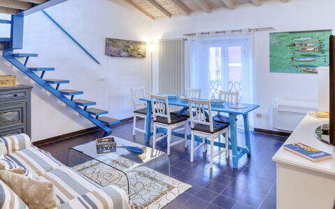 Appartamento Ivana - Levanto: Habitación, Diseño De Interiores, Suelo, Piso, Mesa, Pared, Techo, Casa, Diseño De Interiores, Bienes Raíces