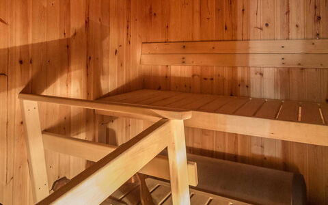 Ylläskuru D 2: Mueble, Diseño De Interiores, Piso, Suelo, Madera, Mesa, Habitación, Techo, Encendiendo, Departamento