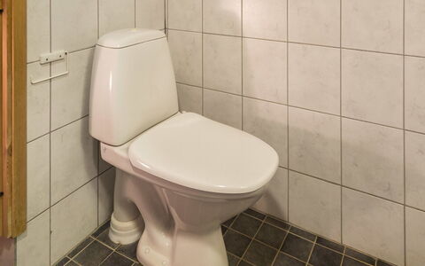 Lapinkulta B: Piso, Suelo, Asiento Del Baño, Baño, Arreglo De Tubería, Loseta, Baño, Plomería, Diseño