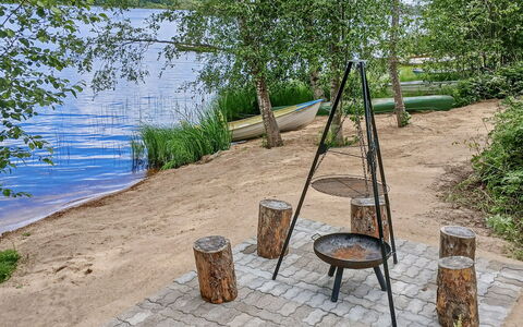 Salmiranta: Mueble, Silla, Mueble Para Exteriores, Mesa, Madera, Mesa Al Aire Libre, Cocina Y Comedor Mesa, Sombra, Jardín, Paraguas