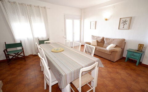 Casita Mar: Mueble, Piso, Suelo, Diseño De Interiores, Madera, Cocina Y Comedor Mesa, Mesa, Comedor, Silla, Habitación
