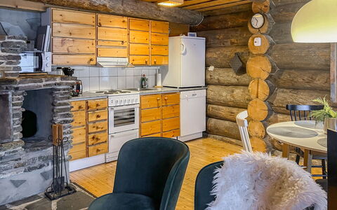 Kelotorppa a: Madera, Techo, Casa, Cabaña, Mueble, Cuarto De Troncos, Habitación, Manchas De Madera, Lámpara, Cocina