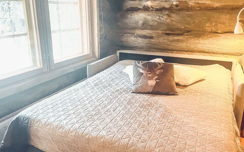 Kelotorppa a: Habitación, Madera, Lecho, Linos, Cama, Sábana, Suelo, Textil, Piso, Mueble