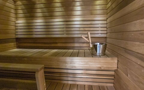 Ylälänsi 3 As 2: Piso, Madera, Suelo, Sauna, Diseño De Interiores, Techo, Manchas De Madera, Madera Dura, Suelos De Madera