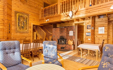 Römpsi: Área Rural, Hill Station, Pueblo, Cordillera, Valle, Pueblo De Montaña, Alpes, Eco Hotel, Balcón, Hotel