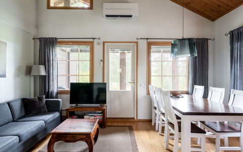 Tahkon Klubitie 2 B: Madera, Piso, Suelo, Mueble, Suelos De Madera, Diseño De Interiores, Litera, Habitación, Manchas De Madera, Madera Dura