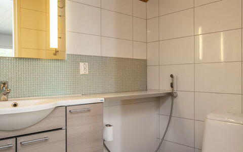 Isokoskelo: Mueble, Silla, Mueble Para Exteriores, Mesa, Madera, Mesa Al Aire Libre, Cocina Y Comedor Mesa, Sombra, Jardín, Paraguas