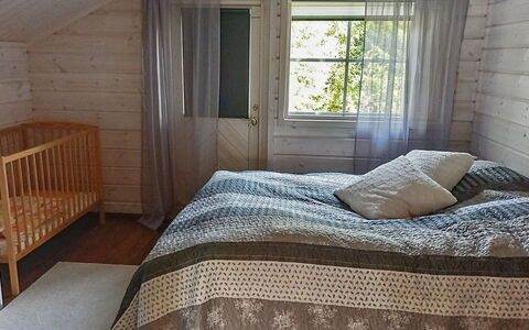 Aurinko-Saaga 5 Paritalo: Mueble, Silla, Mueble Para Exteriores, Mesa, Madera, Mesa Al Aire Libre, Cocina Y Comedor Mesa, Sombra, Jardín, Paraguas