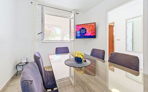 Tone: Diseño De Interiores, Mueble, Piso, Suelo, Sofá, Departamento, Casa, Sala, Habitación, Mesa