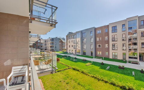 Sopocka Rezydencja: Cielo, Planta, Tiempo De Día, Edificio, Ventana, Arquitectura, Diseño Urbano, Condominio, Bloque De Pisos, Biome