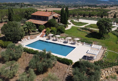 Campo Valerio: Agua, Propiedad, Edificio, Planta, Azur, Árbol, Botánica, Piscina, Ocio, Barrio Residencial