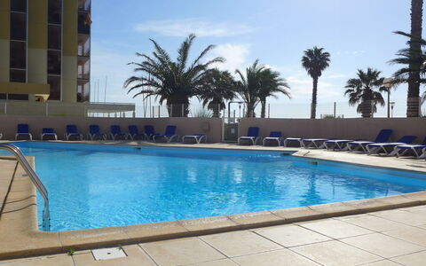 Canet-Plage 690: Agua, Cielo, Planta, Propiedad, Edificio, Piscina, Azur, Árbol, Nube, Mueble Para Exteriores