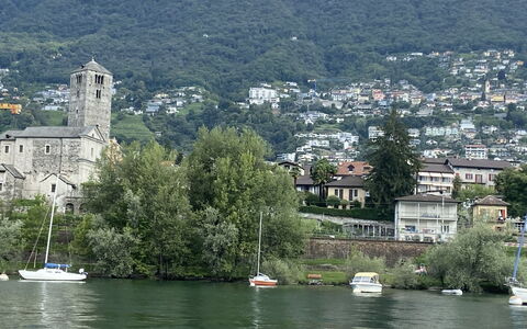 San Quirico: Agua, Edificio, Barco, Watercraft, Lago, Árbol, Corriente De Agua, Banco, Ciudad, Paisaje Natural