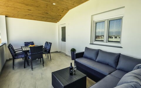 Vir 127: Mesa, Mueble, Sofá, Propiedad, Silla, Marco, Diseño De Interiores, Edificio, Comodidad, Sala