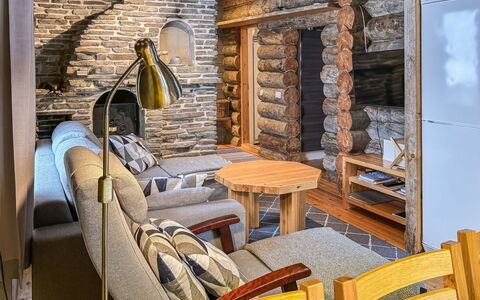 Rukalehto: Madera, Diseño De Interiores, Piso, Techo, Suelo, Mueble, Habitación, Sala, Madera Dura, Pared De Piedra