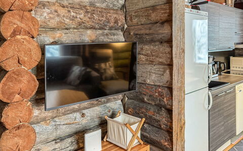 Rukalehto: Madera, Diseño De Interiores, Piso, Mueble, Suelo, Habitación, Televisión, Manchas De Madera, Set De Televisión, Sala