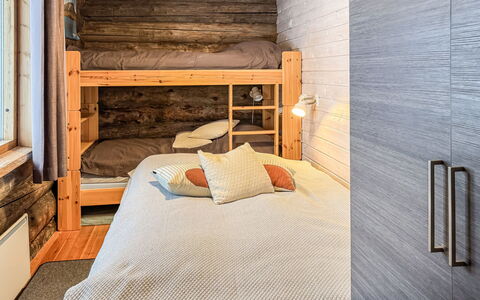 Rukalehto: Madera, Piso, Diseño De Interiores, Habitación, Suelo, Mueble, Cama, Techo, Sábana, Habitación