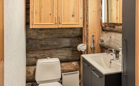 Rukalehto: Arreglo De Tubería, Madera, Asiento Del Baño, Piso, Lavabo, Lavabo Del Baño, Baño, Baño, Diseño De Interiores, Suelo
