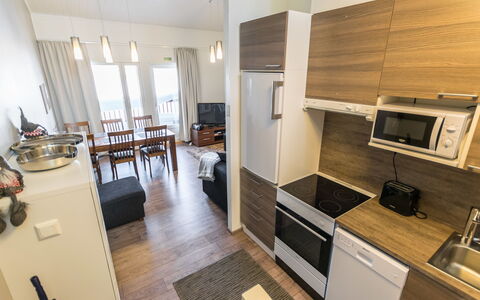 Skivillas 61 Ukkohalla (B8): Mueble, Silla, Mueble Para Exteriores, Mesa, Madera, Mesa Al Aire Libre, Cocina Y Comedor Mesa, Sombra, Jardín, Paraguas
