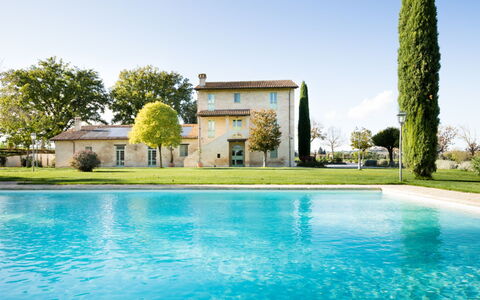 Villa Papiano: Agua, Cielo, Planta, Propiedad, Edificio, Árbol, Naturaleza, Azur, Paisaje Natural, Piscina