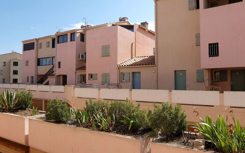 Les Terrasses Fleuries: Planta, Cielo, Edificio, Propiedad, Ventana, Azur, Casa, Barrio, Condominio, Diseño Urbano