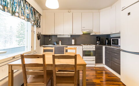 Kotipaljakka A1: Mueble, Silla, Mueble Para Exteriores, Mesa, Madera, Mesa Al Aire Libre, Cocina Y Comedor Mesa, Sombra, Jardín, Paraguas