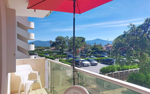 Saint Cyprien 650: Balcón, Condominio, Hotel