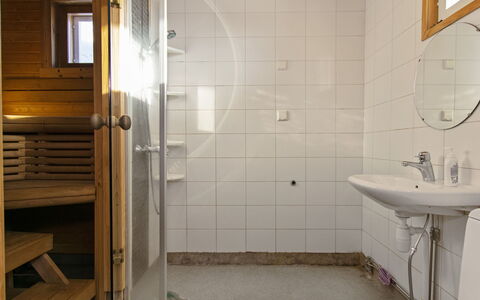 Hallan Paroni B Paritalo: Mueble, Silla, Mueble Para Exteriores, Mesa, Madera, Mesa Al Aire Libre, Cocina Y Comedor Mesa, Sombra, Jardín, Paraguas