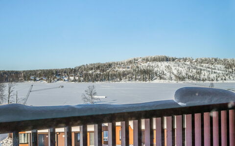 Skivillas 61 Ukkohalla (B1): Madera, Casa, Nieve, Cabaña, Casa, Invierno, Techo, Congelación, Vía Muerta, Pendiente