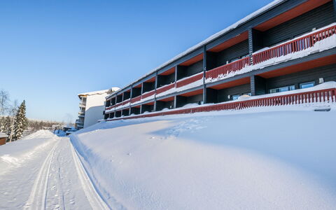 Skivillas 61 Ukkohalla (B1): Madera, Casa, Nieve, Cabaña, Casa, Invierno, Techo, Congelación, Vía Muerta, Pendiente